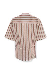 Camicia a maniche corte con righe verticali rosse e bianche, realizzata in un tessuto leggero con yoke sul retro e orlo curvo.