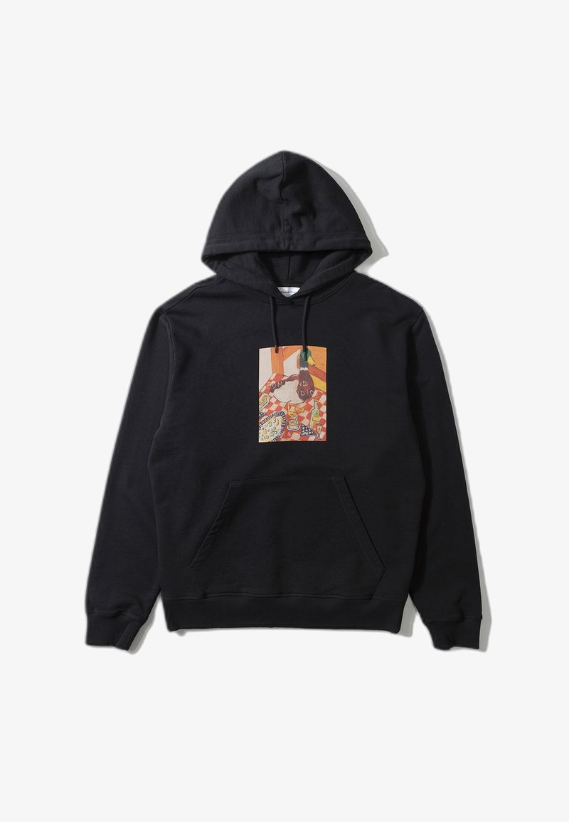 Sweat à capuche noir avec une poche avant, arborant un graphique coloré et illustré centré sur la poitrine. Texture de tissu doux.