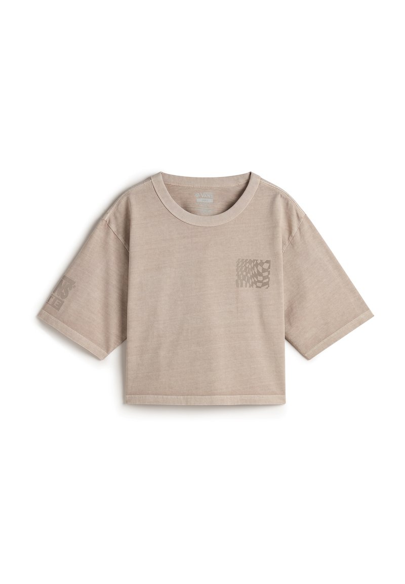 Beige cropped t-shirt made of soft fabric, featuring short sleeves, a round neckline, and a checkered pattern on the left chest pocket.