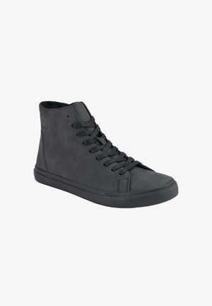 Zapatilla alta negra de cuero liso, con puntera redonda, suela de goma y cordones planos, con un diseño minimalista.