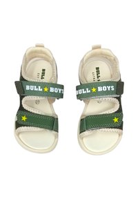 Infradito verdi con suole bianche, dotati di cinture in Velcro etichettate "BULL BOYS" e accentuate da stelle gialle. Design in materiale morbido e traspirante.