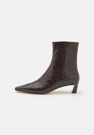 MICHAEL Michael Kors COSMO KITTEN BOOTIE - Klassikalised poolsaapad - chocolate
