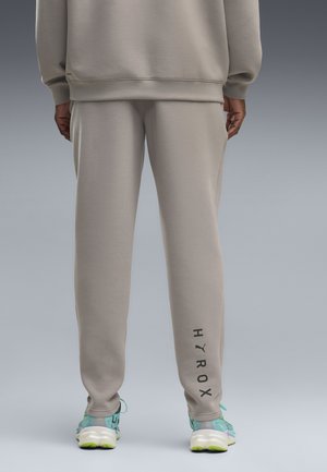 Puma, M PUMA X HYROX CLOUDSPUN ELEVATED PANT - Trainingsbroek - mouse gray