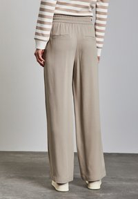 Street One WIDE - Broek - beige