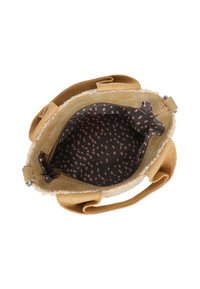 Pequeño bolso de mano marrón claro con borde difuso, correa ajustable y forro interior con cremallera decorado con puntos rosas sobre tela oscura.