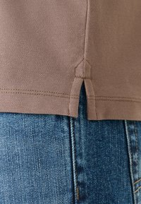 Next REVERE COLLAR REGULAR FIT - Polo - truffle neutral