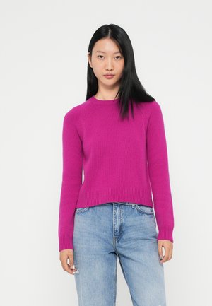 - Sweter