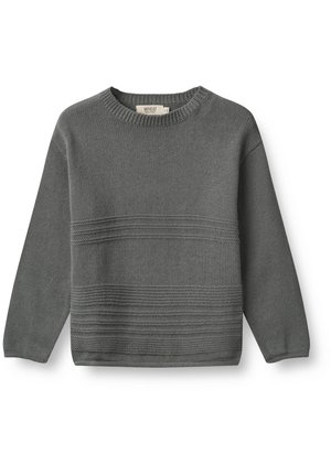 Szary sweter dziany z okrągłym dekoltem, długimi rękawami i poziomymi, teksturowanymi paskami na przodzie i przy dolnym brzegu.