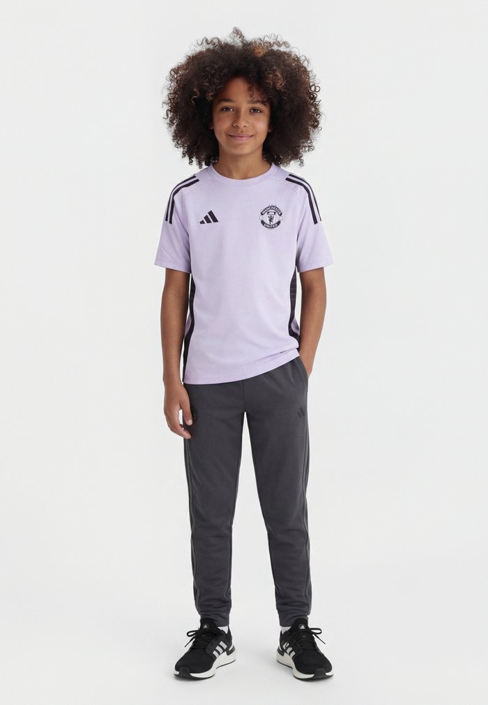adidas MANCHESTER UNITED COMPETITION TRAINING KIDS UNISEX - Camiseta de fútbol - purple tint/aurora black