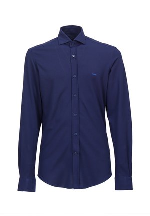 Camicetta a maniche lunghe blu navy, design con bottoni, tessuto morbido, colletto classico e un piccolo logo blu sul lato sinistro. Texture liscia.