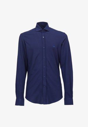 Camicetta a maniche lunghe blu navy, design con bottoni, tessuto morbido, colletto classico e un piccolo logo blu sul lato sinistro. Texture liscia.