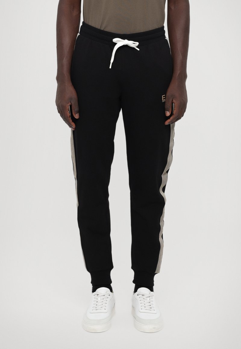 EA7 Emporio Armani PANTALONI - Treniņtērpa apakšdaļas - black