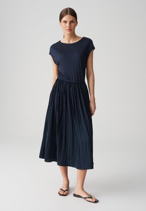OPUS REGULAR MIDI FIT - Day dress - coal blue