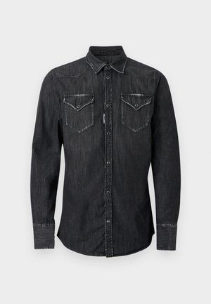 Schwarzes, langärmeliges Jeanshemd mit Knopfleiste, spitzem Kragen und zwei Brusttaschen mit Klappen und Knöpfen.