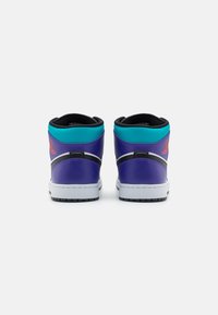 Jordan AIR JORDAN 1 MID - Høye joggesko - white/black/bright concord/true red/university gold/anthracite