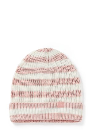Czapka beanie w paski w różowo-kremowych kolorach, z miękką fakturą, zwiniętym mankietem i małą metką z boku.