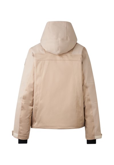 Beige winterjas met capuchon, met een gladde textuur, ritssluiting aan de voorkant en contrasterende zwarte manchetten. Eenvoudig, functioneel ontwerp.