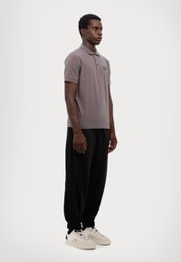 EA7 Emporio Armani TRAIN CORE - Polo - volcanic glass