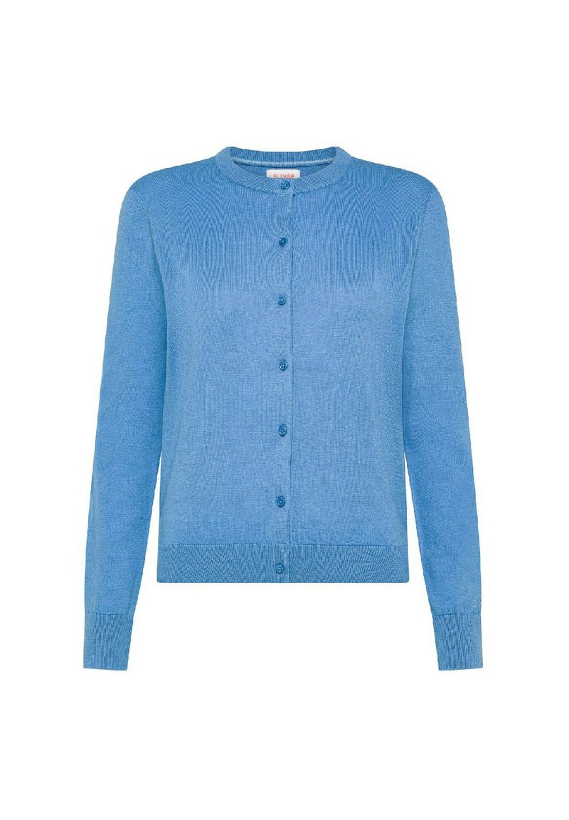 Cardigan azzurro chiaro con maniche lunghe, scollatura rotonda e chiusura a bottoni. Presenta una texture a costa ribattuta e bottoni coordinati.