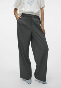 Vero Moda VMMADJA MITTLERE TAILLE - Pantaloni - dark grey melange