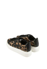 LOLA CASADEMUNT Baskets basses - black