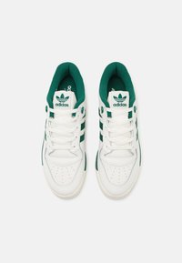 adidas Originals RIVALRY UNISEX - Tenisice - cloud white/collegiate green