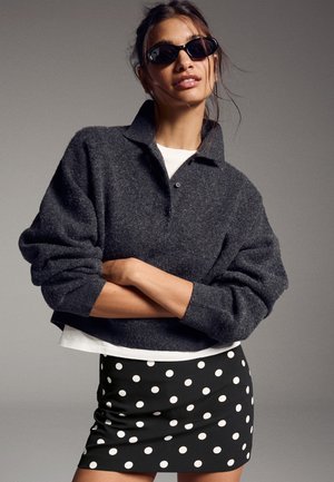 SKORT - sukňa v tvare A - black/white