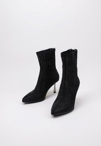 LIMMA DOUSTRAAT - Botines - black