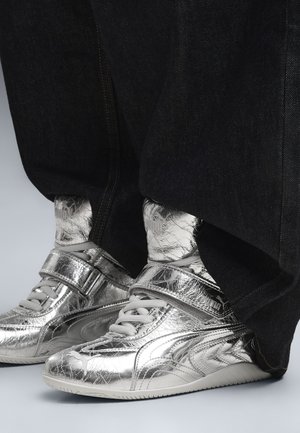 Puma, SPEEDCAT WEDGE LUSTRE WNS - Sneakers alte - puma silver