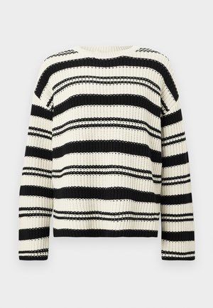Suéter de punto a rayas horizontales en blanco y negro con mangas largas y cuello redondo.