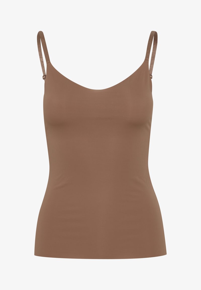 Camisola marrone aderente con una superficie liscia, scollatura ampia a girocollo e spalline regolabili. Design semplice senza motivi o decorazioni.