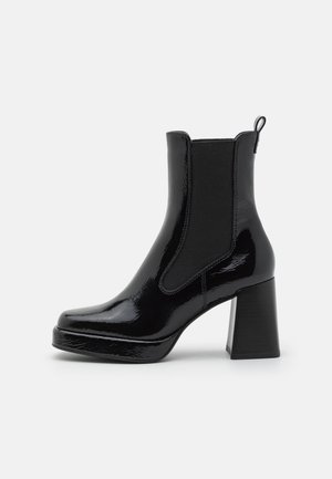 Classic ankle boots - black