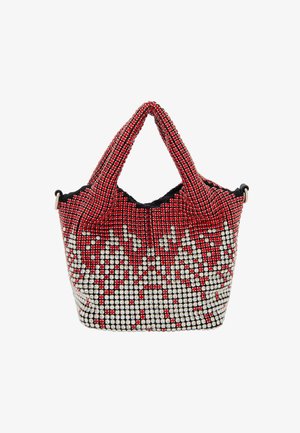 Rød og sort håndtaske med et mosaikdesign af sølv- og røde rhinsten, der har to afrundede håndtag og en blød stofforing.