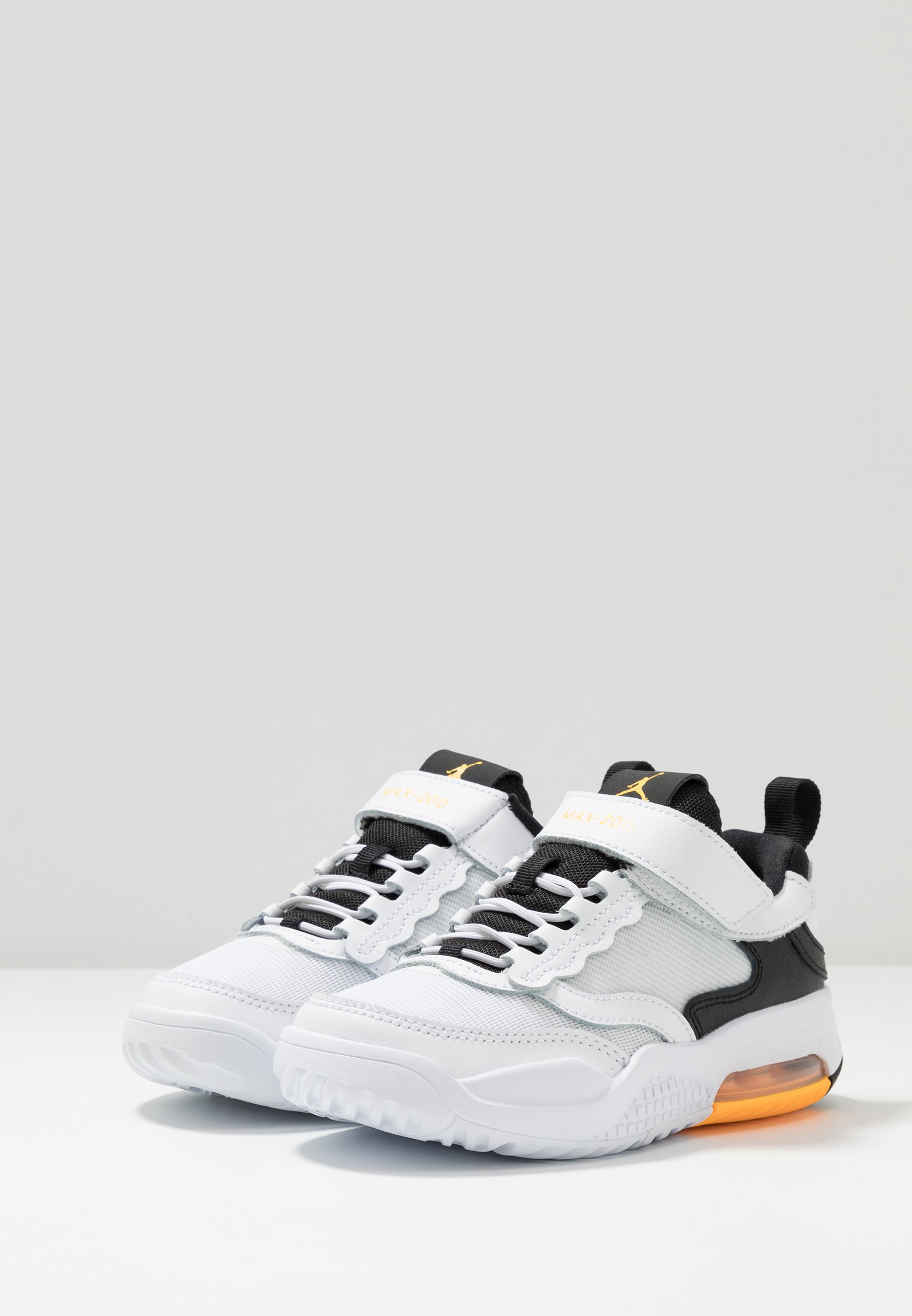 Jordan MAX 200 - Sportschoenen - white/laser orange/black/wit - Zalando.nl