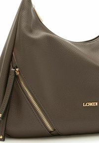 Graue strukturierte Lederhandtasche mit einem lässigen Design. Sie verfügt über einen goldfarbenen Reißverschluss und das eingestanzte Logo der Marke auf der Seite.