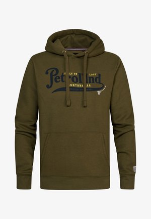 Olijfgroene hoodie gemaakt van een katoenmix, met een kangaroo zak aan de voorkant, trekkoorden en een bedrukt logo in marineblauw en geel.