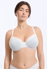 Unselected, light grey