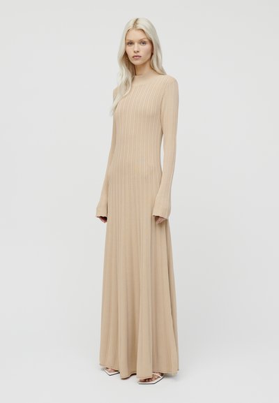IVY OAK KOURTNEY  - Robe longue - karamell