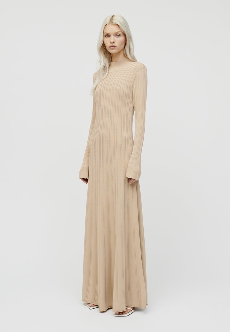 chiffon maternity maxi dress Momyknows Solid Color Off Shoulder Backless Ruffle Side Slit Chiffon  Photoshoot Maternity Maxi Dress