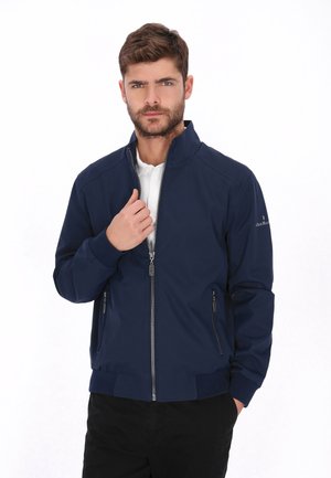 - Kurtka przejściowa