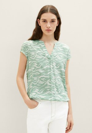 Blouse - green small wavy design