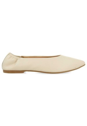 Ballerine in pelle beige con un design a punta, texture morbida e suola in gomma flessibile. La parte posteriore presenta materiale arricciato.