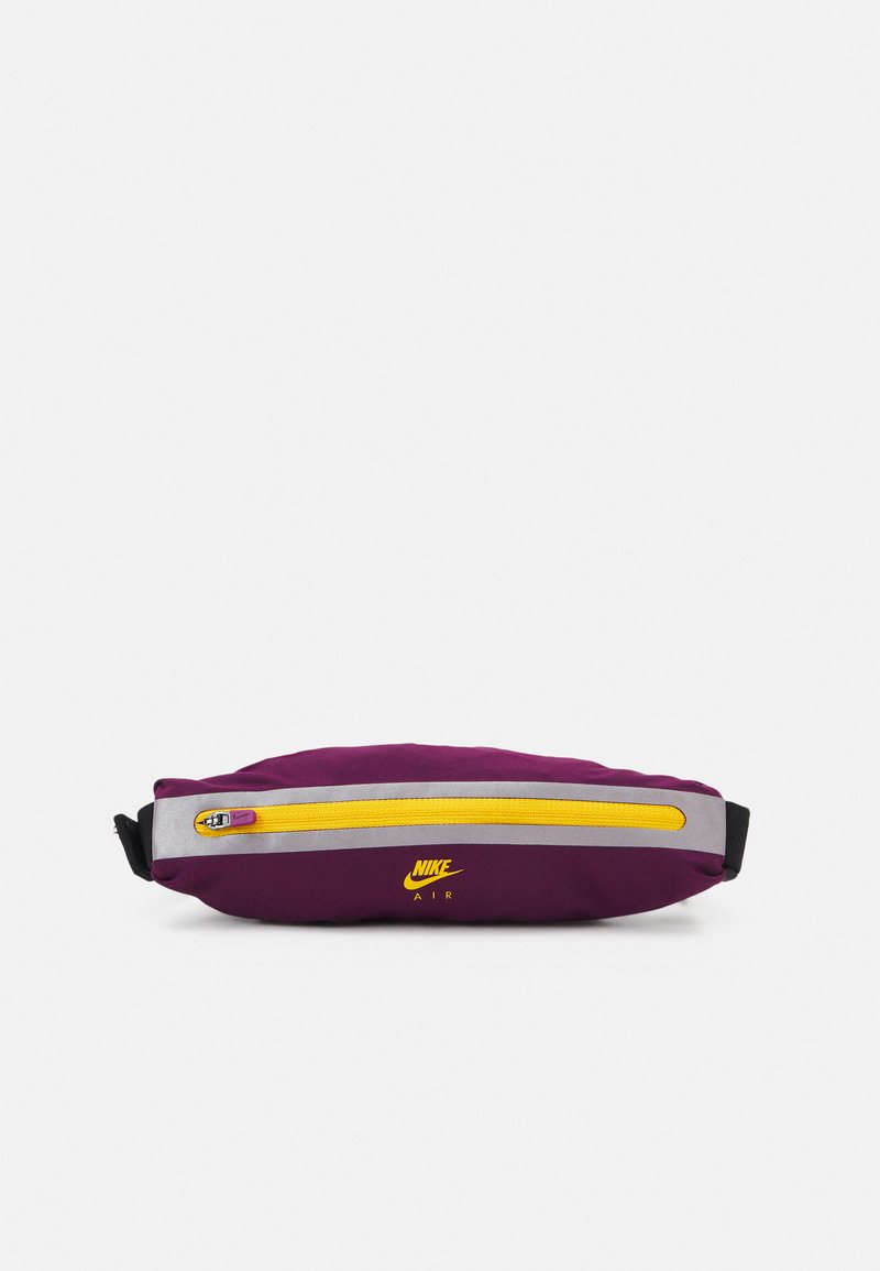 Nike Performance SLIM WAIST PACK 3.0 UNISEX - Bolsa de cintura - sangria/black/university gold