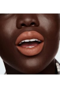 Smashbox BE LEGENDARY PRIME & PLUSH LIPSTICK pomarańczowy