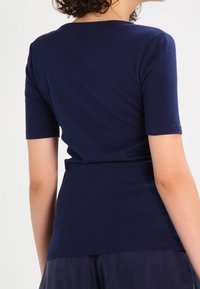 J.CREW Jednoduché tričko - dark blue
