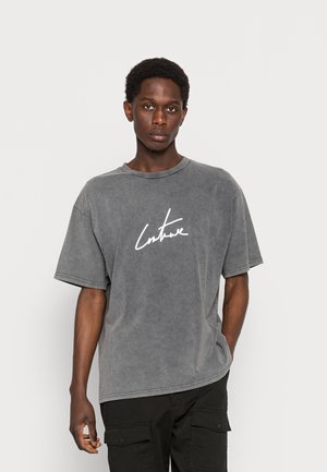 SIGNATURE PUFF PRINT RELAXED - Print T-shirt - acid wash
