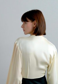 Victoria Beckham LONG SLEEVE PLEATED DRESS - Galajurk - multi