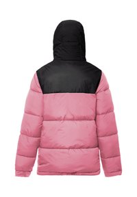 Lys pink og sort puffermantel med hætte, der har et farveblokeringsdesign og kviltet tekstur på ryggen, hvilket giver isolering og stil.