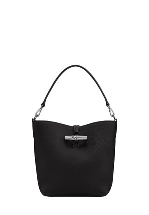 Schwarze Ledertasche mit strukturierter Oberfläche, einem geschlungenen Griff, einem Verschluss und einer lässigen Silhouette.