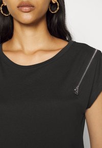 DKNY Triko s potiskem - black